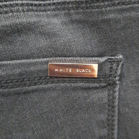 WHBM Floral Embroidered Jeans - Picture 8 of 9